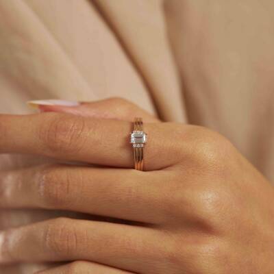 3 Şeritli Baget Taşlı Rose Altın Yüzük - 1