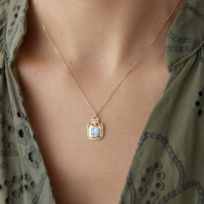 Altın Aqua Taşlı Taç Kolye 