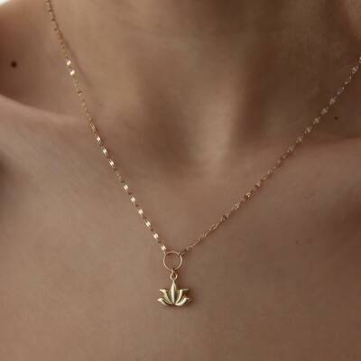 Altın Aynalı Zincirli Bombeli Lotus Kolye - 2