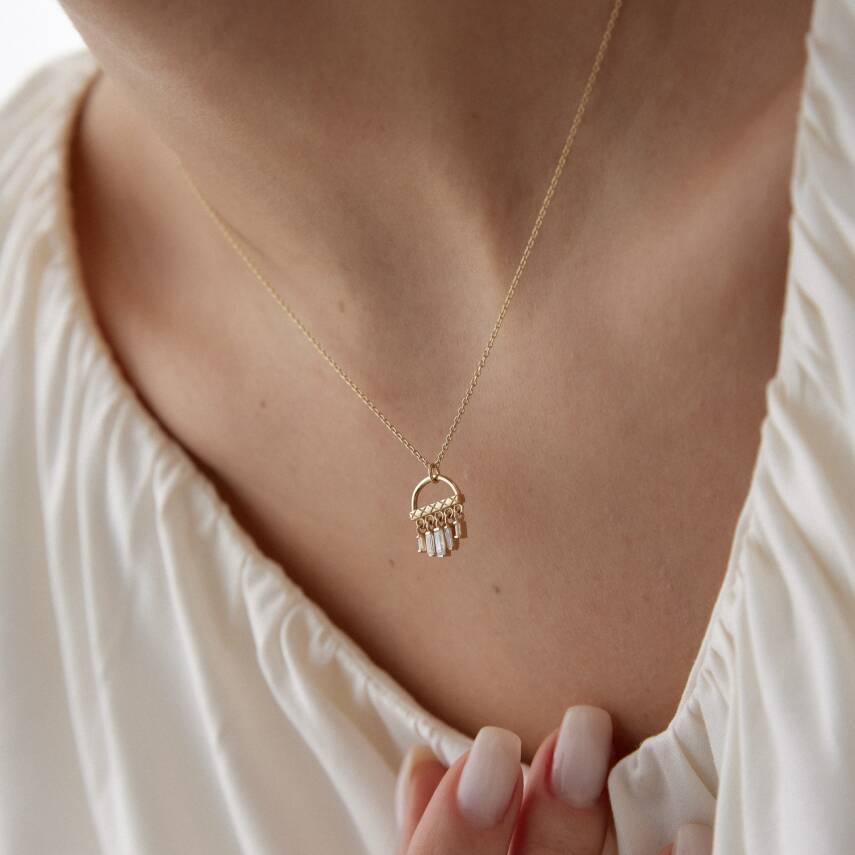 Altın Baget Sallantılı Kolye - 3