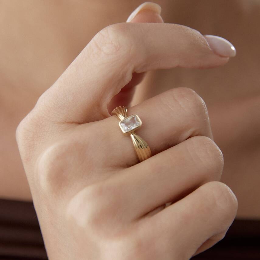 Altın Baget Taşlı Fiyonk Yüzük - 1