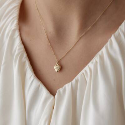 Altın Çizgili Minimal Kalp Kolye - 1