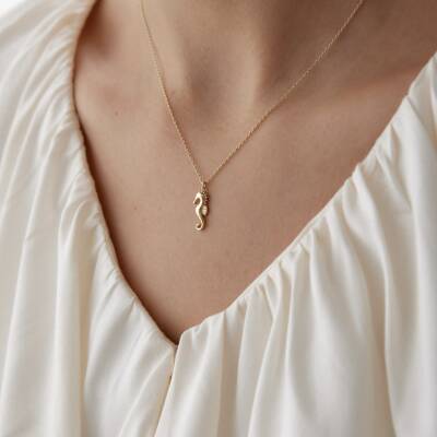 Altın Minimal Denizatı Kolye - 3