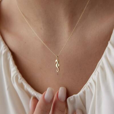 Altın Minimal Denizatı Kolye - 5