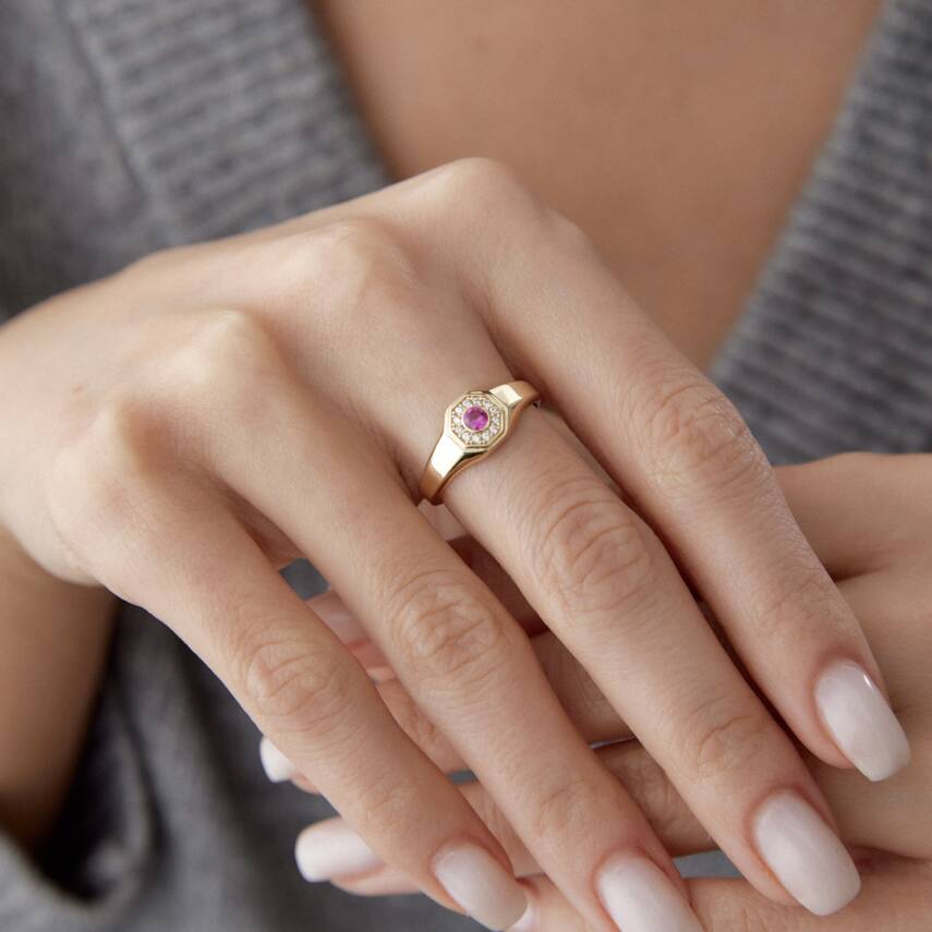 Altın Ortası Pembe Taşlı Madalyon Yüzük - 1