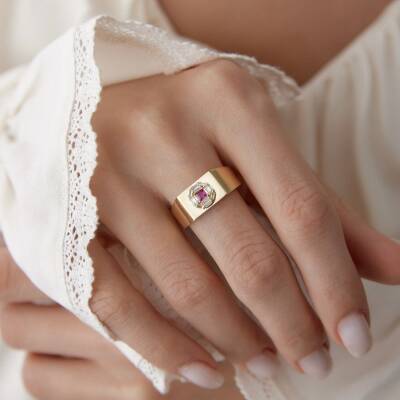 Altın Pembe Taşlı Şövalye Yüzük 
