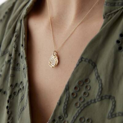 Altın Taşlı Saklı Balık Kolye - 1