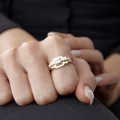 Altın Taşlı Kare Tasarım Yüzük - 2