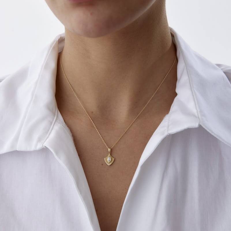 Altın Taşlı Luna Kalkan Kolye - Semih Haşhaş Kuyumculuk