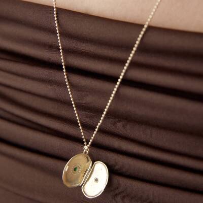 Altın Yeşil Taşlı Kapaklı Retro Kolye - 3