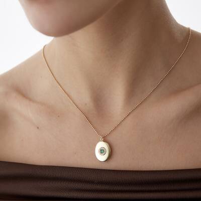 Altın Yeşil Taşlı Kapaklı Retro Kolye 