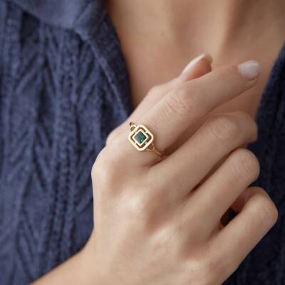 Altın Yeşil Taşlı Kare Yüzük - 2