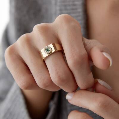 Altın Yeşil Taşlı Şövalye Yüzük 