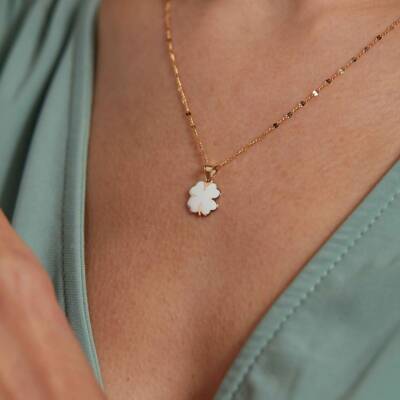 Aynalı Zincirli Beyaz Mineli Yonca Altın Kolye - 1