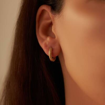 Balıksırtı Desenli Halka Altın Küpe - 2