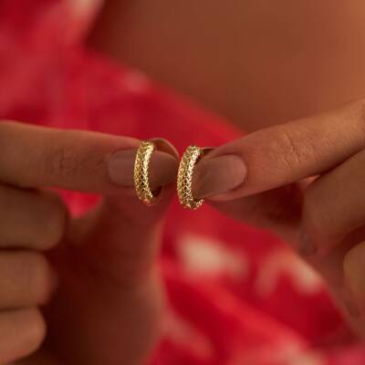 Balıksırtı Desenli Halka Altın Küpe - 3