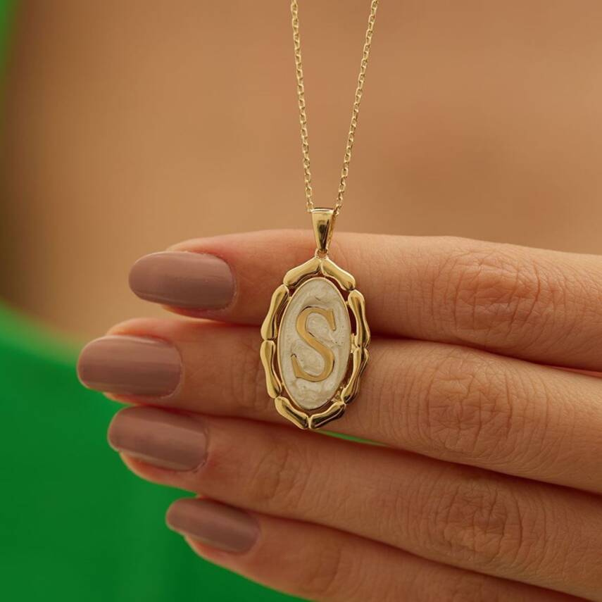 Beyaz Mineli Harf Altın Kolye - 11