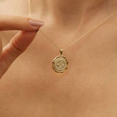 Beyaz Mineli Yengeç Burcu Altın Kolye - 2