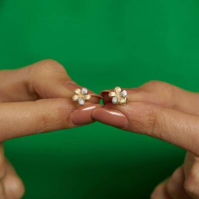 Çift Renkli Minimal Çiçek Altın Küpe - 2