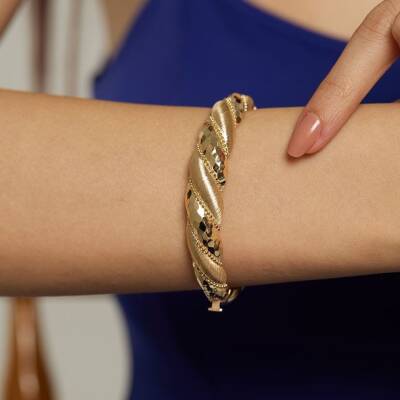 Çizgili Baklava Desenli Burgu Model Altın Kelepçe Bilezik - 1