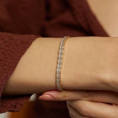 Dikdörtgen Baget Taşlı Altın Bileklik - 1