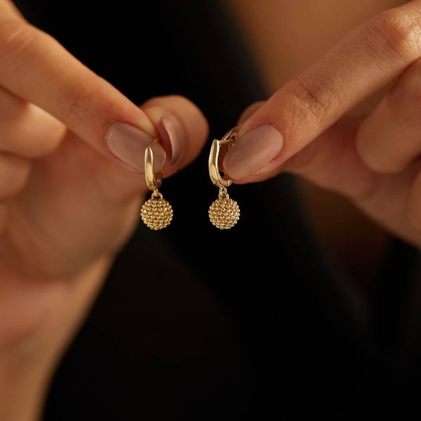 Dorika Top Sallantılı Altın Küpe - 2