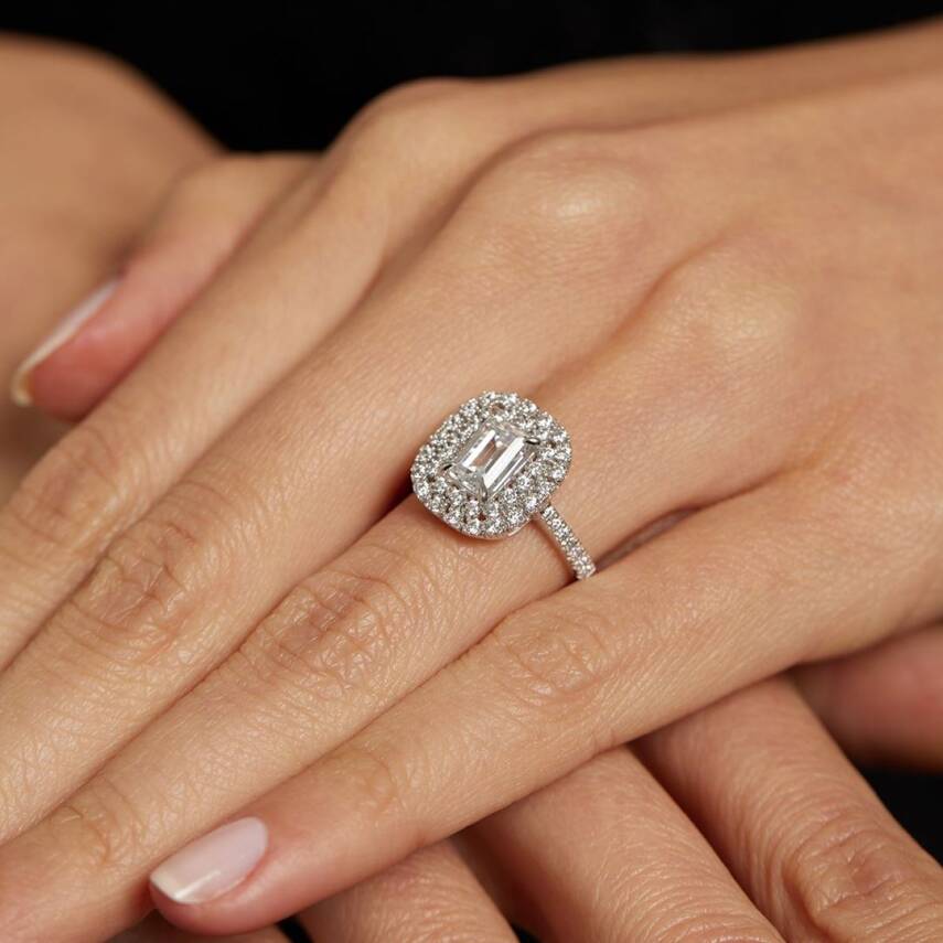 Etrafı Taşlı Baget Altın Yüzük - Semih Haşhaş Kuyumculuk