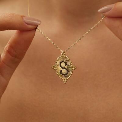 Kalemli Plaka Harf Altın Kolye - 3