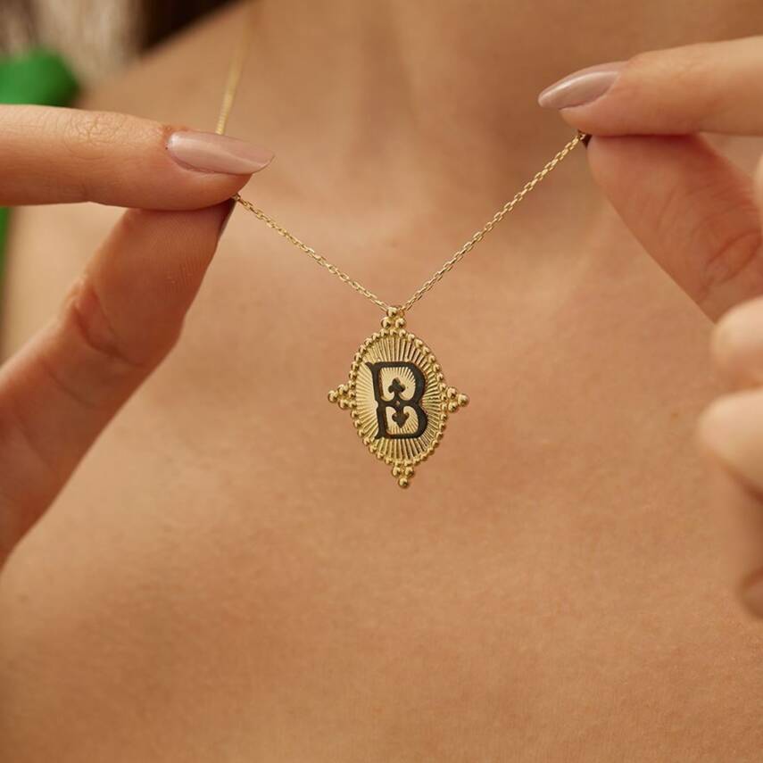 Kalemli Plaka Harf Altın Kolye - 4