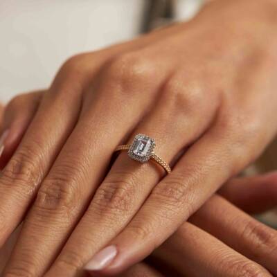 Kenarları Taşlı Baget Altın Yüzük - 1