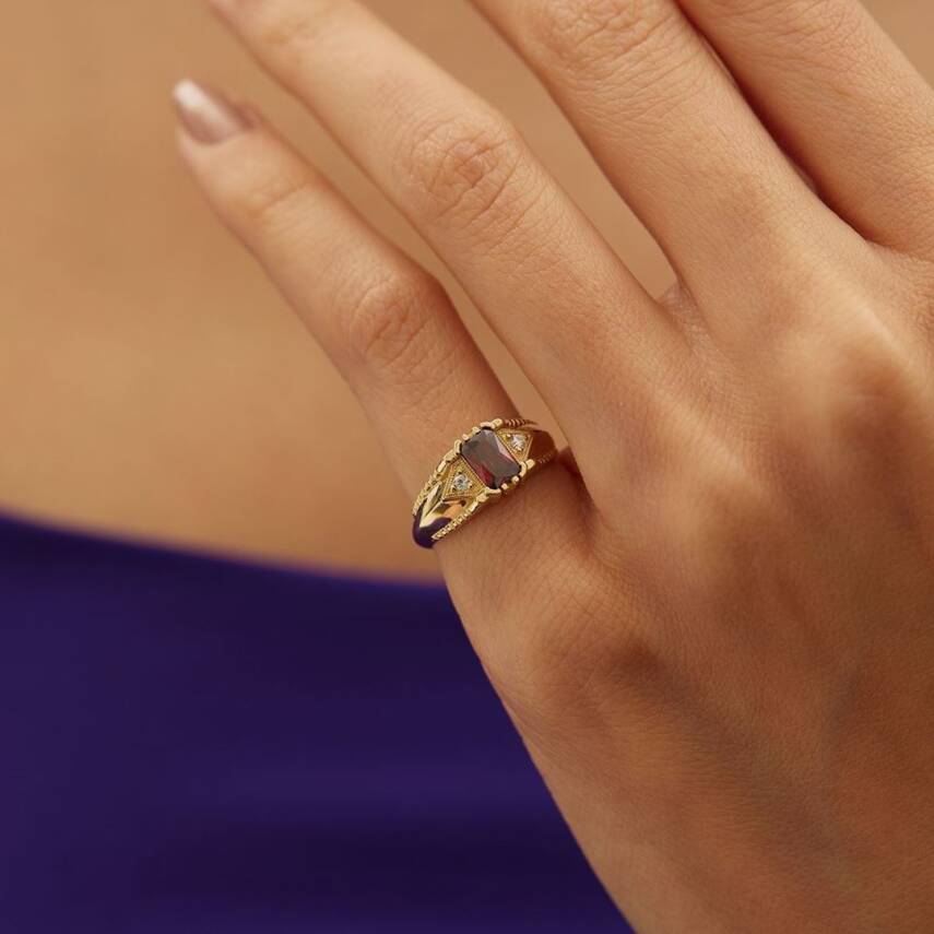 Kırmızı Dikdörtgen Taşlı Altın Tasarım Yüzük - Semih Haşhaş Kuyumculuk (1)