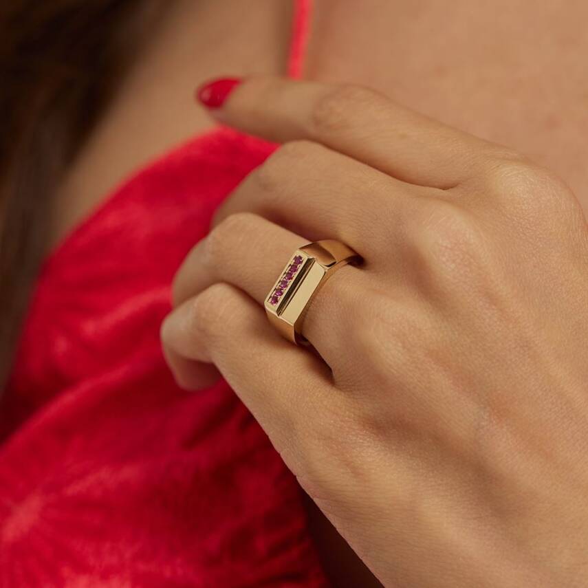 Kırmızı Taşlı Plaka Altın Yüzük - 1
