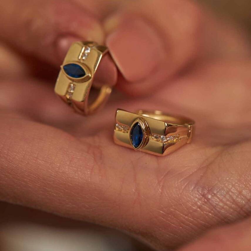 Lacivert Taşlı Şövalye Altın Küpe - 1