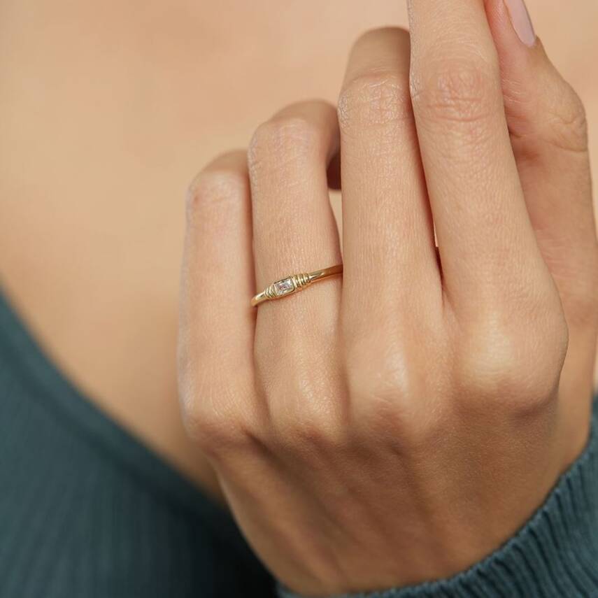 Minimal Baget Taşlı Altın Yüzük - 1