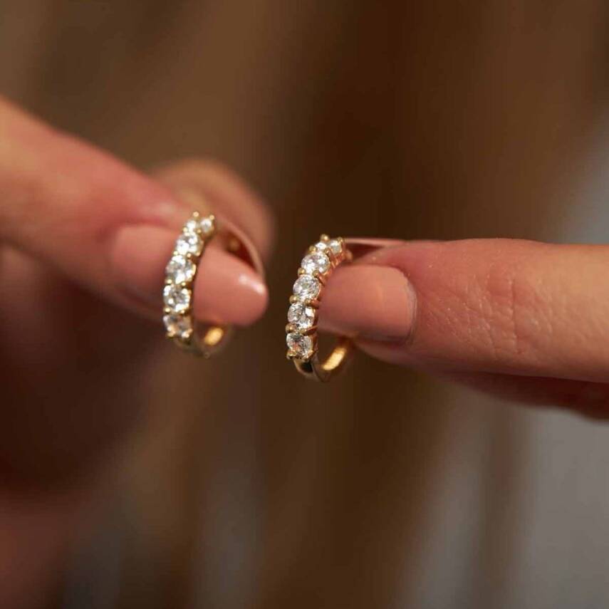 Minimal Beştaş Altın Küpe - Semih Haşhaş Kuyumculuk