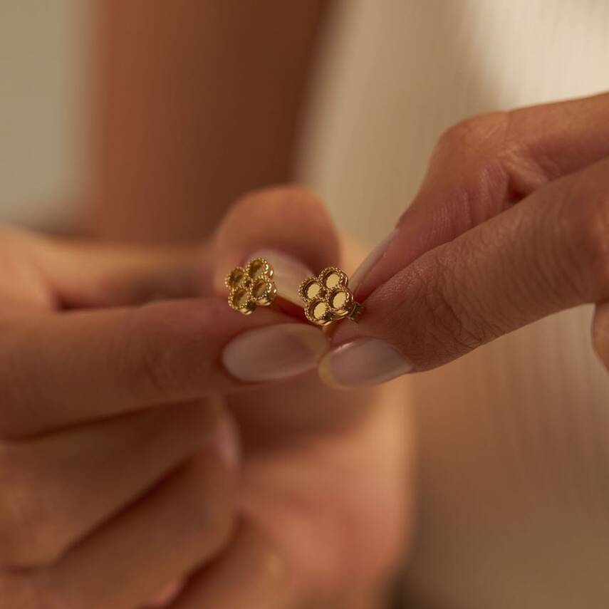 Minimal Çiçek Figürlü Altın Küpe - Semih Haşhaş Kuyumculuk (1)