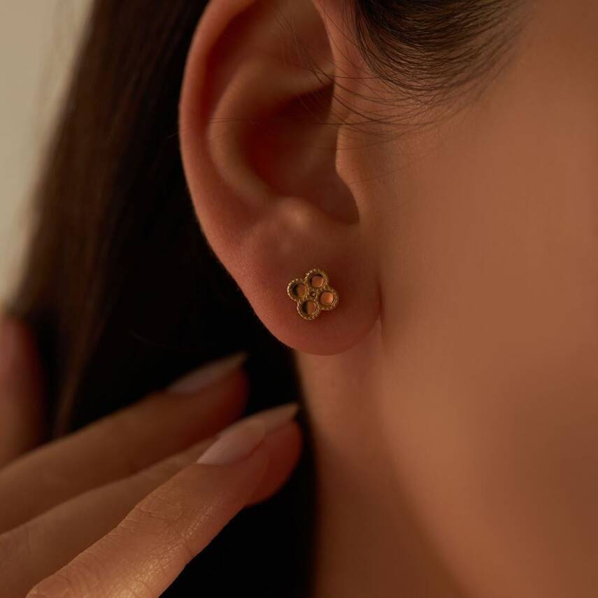 Minimal Çiçek Figürlü Altın Küpe - 3