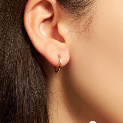 Minimal Çizgili Halka Altın Küpe - 1