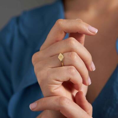 Minimal Desenli Şövalye Altın Yüzük - 1