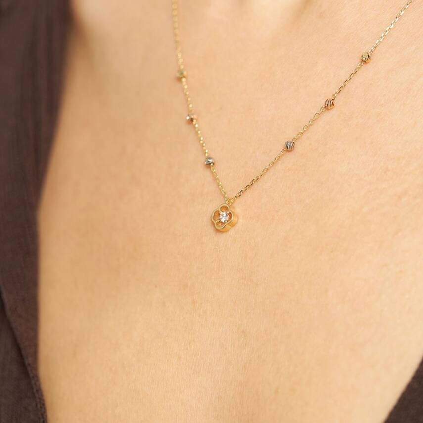 Minimal Dorikalı Taşlı Çiçek Altın Kolye - ALTINBAŞ