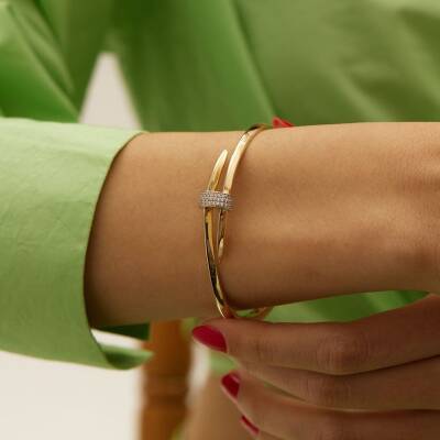 Minimal Taş Detaylı Sarmal Altın Kelepçe Bilezik - 1