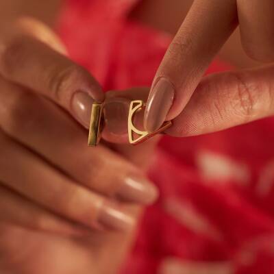 Minimal Üçgen Altın Küpe - 2