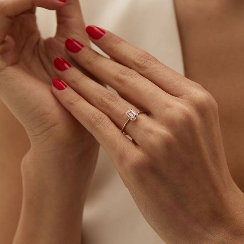 Pembe Taşlı Baget Altın Yüzük - Semih Haşhaş Kuyumculuk