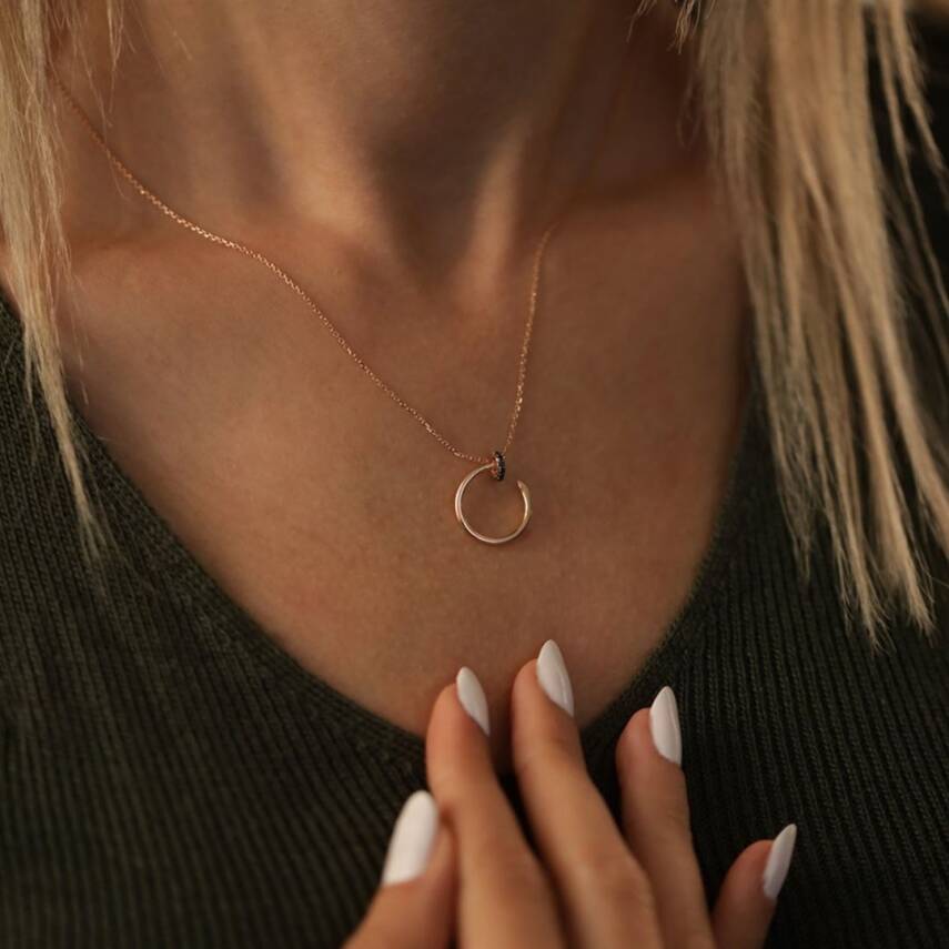 Siyah Taşlı Çivi Altın Kolye - Semih Haşhaş Kuyumculuk