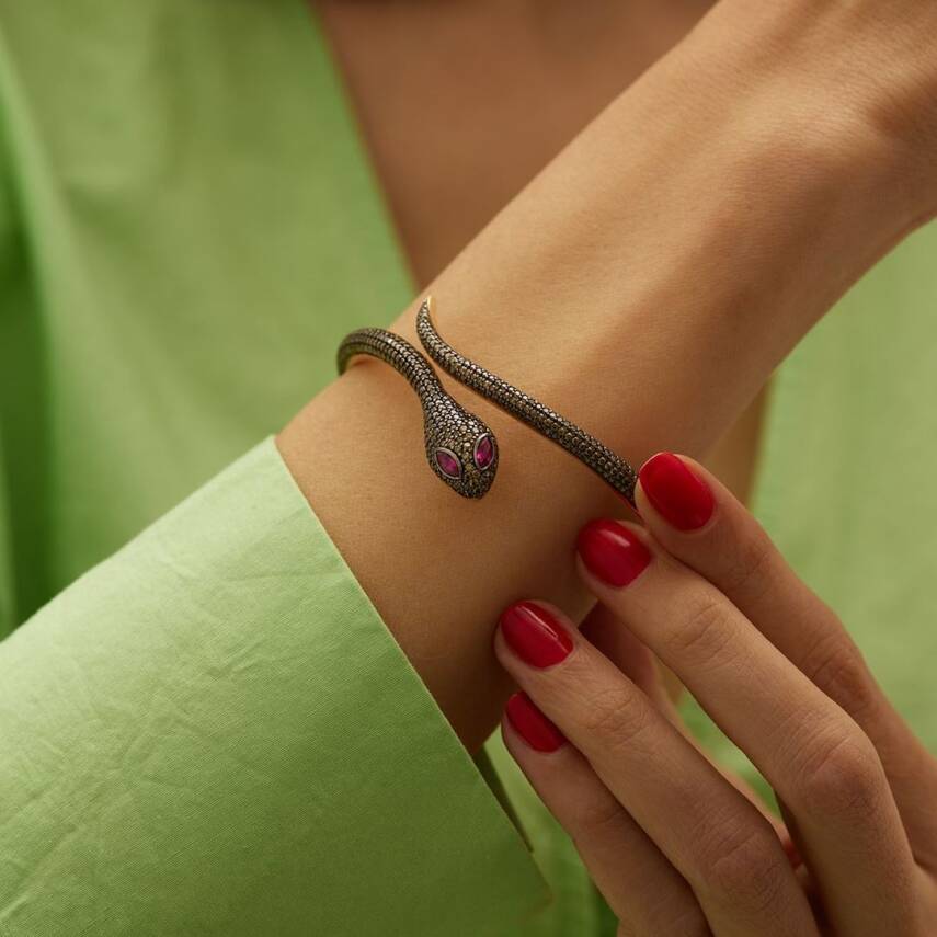 Siyah Taşlı Yılan Altın Kelepçe - Semih Haşhaş Kuyumculuk (1)