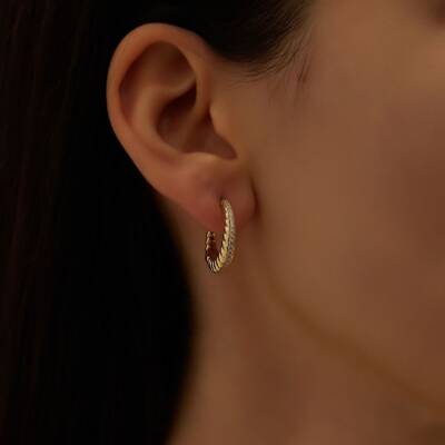 Taşlı İstiridye Halka Altın Küpe - 1