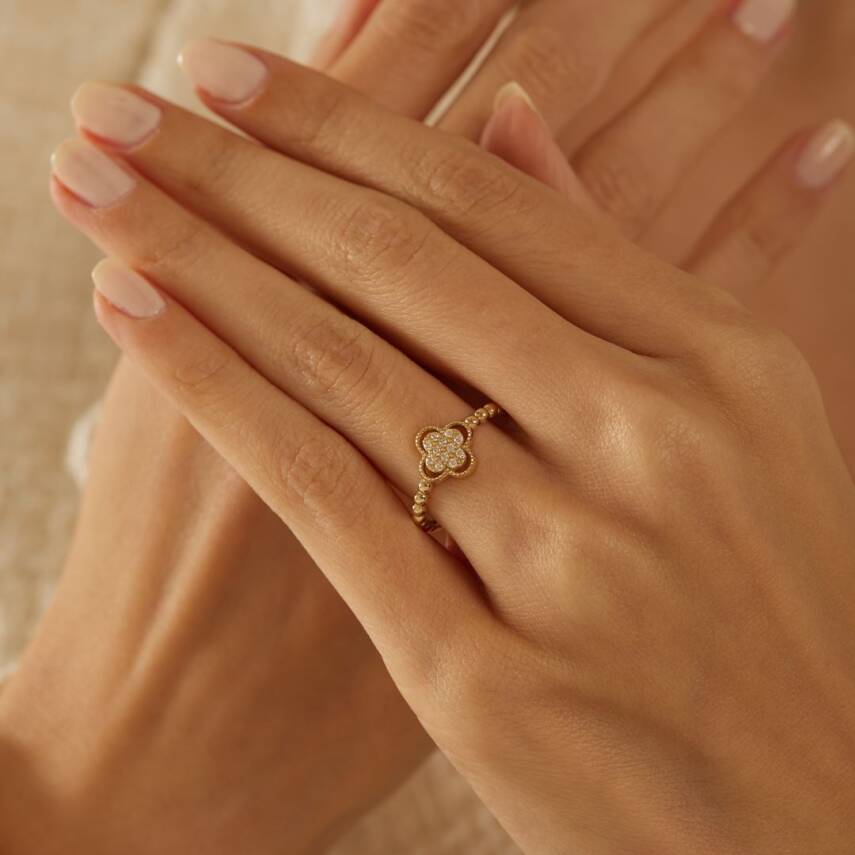 Taşlı Minimal Yonca Altın Yüzük - Semih Haşhaş Kuyumculuk