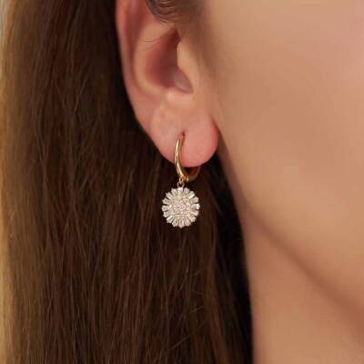 Taşlı Sallantılı Çiçek Altın Küpe - 1