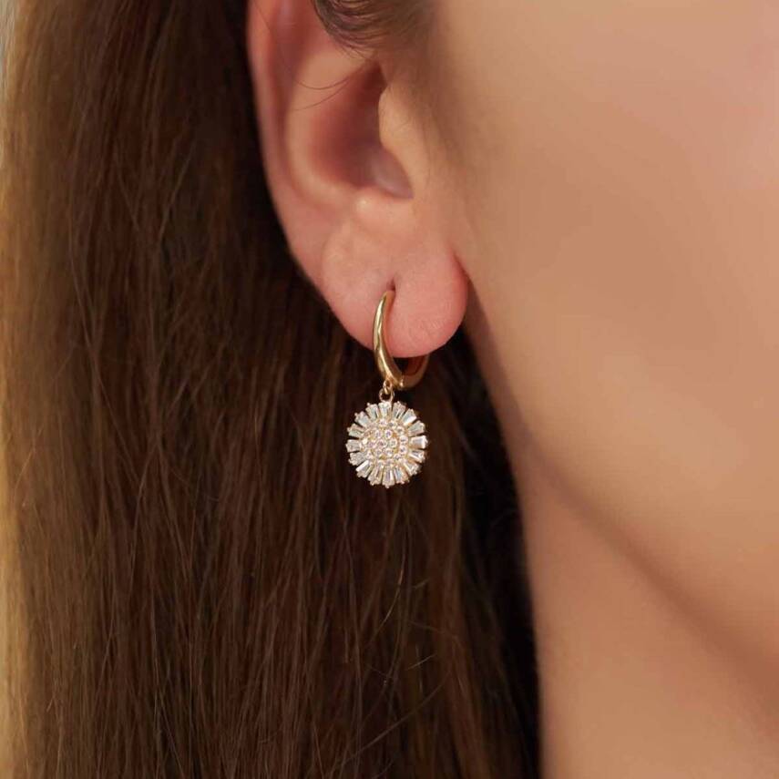 Taşlı Sallantılı Çiçek Altın Küpe - 1