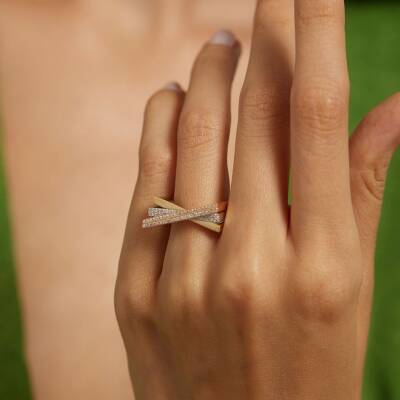 Üç Renkli Taşlı Zikzak Altın Yüzük - 2